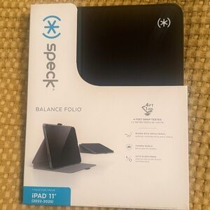 Speck Balance Folio Tablet Case - Black iPad 11